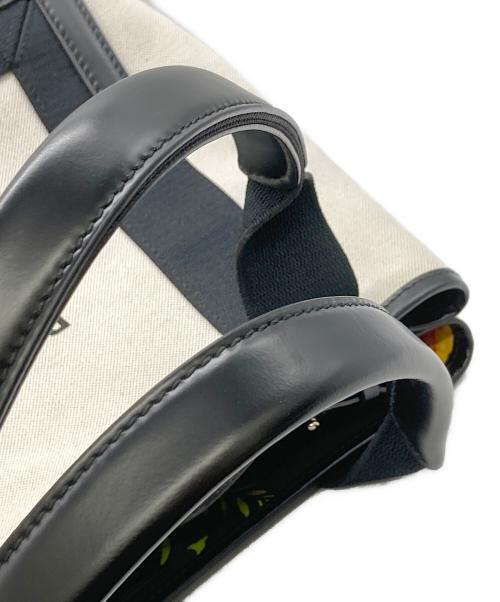 BALENCIAGA（バレンシアガ）BALENCIAGA (バレンシアガ) カバスS アイボリー×ブラックの古着・服飾アイテム