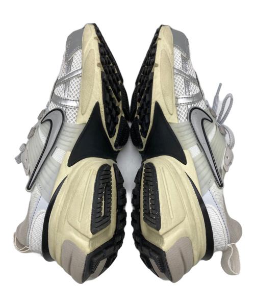 NIKE（ナイキ）NIKE (ナイキ) W V2K RUN SUMMIT WHITE/METALLIC SILVER シルバー サイズ:US6.5の古着・服飾アイテム