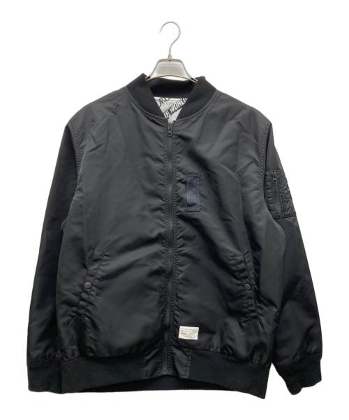 HUF（ハフ）HUF (ハフ) FAKE NEWS REVER MA-1 JACKET ブラック サイズ:XLの古着・服飾アイテム