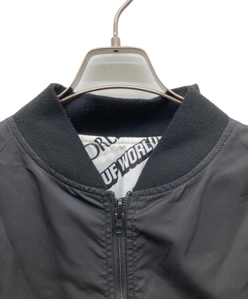 HUF（ハフ）HUF (ハフ) FAKE NEWS REVER MA-1 JACKET ブラック サイズ:XLの古着・服飾アイテム