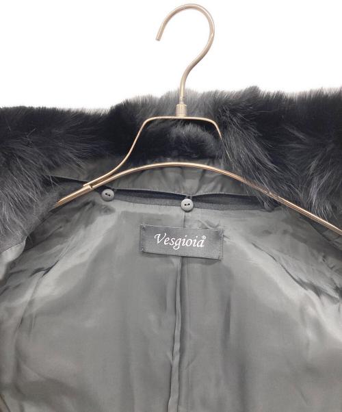 Vesgioia（ベスジョーヤ）Vesgioia (ベスジョーヤ) ファックスファー付きコート ブラック サイズ:7AR B80,H89,T158の古着・服飾アイテム