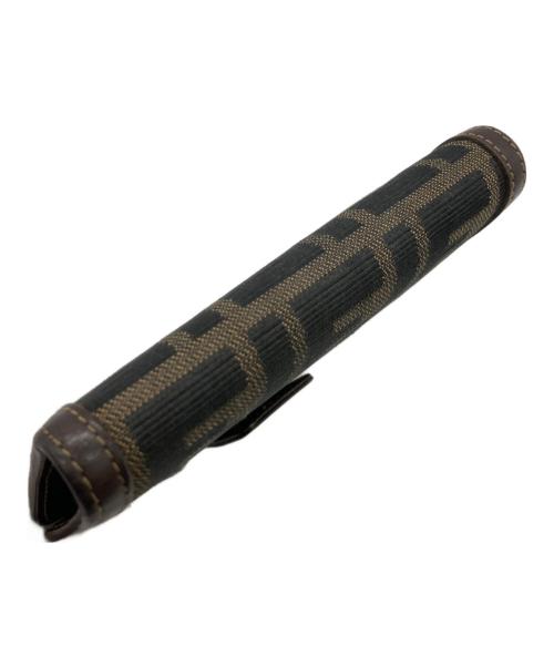 FENDI（フェンディ）FENDI (フェンディ) ズッカ柄二つ折り財布 ブラウンの古着・服飾アイテム