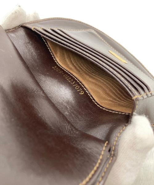 FENDI（フェンディ）FENDI (フェンディ) ズッカ柄二つ折り財布 ブラウンの古着・服飾アイテム