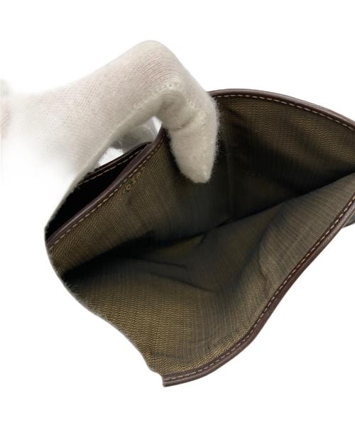 FENDI（フェンディ）FENDI (フェンディ) ズッカ柄二つ折り財布 ブラウンの古着・服飾アイテム