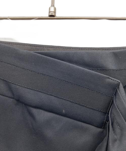 ADORE（アドーア）ADORE (アドーア) テクノベンタイルコクー ロングスカート ネイビー サイズ:38 W65-H88の古着・服飾アイテム