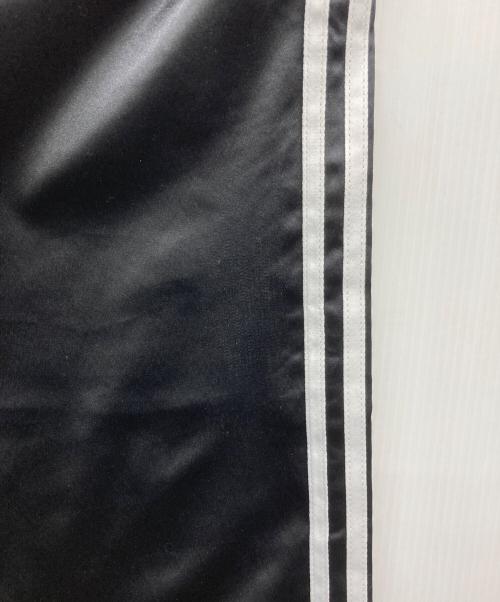 adidas Originals（アディダスオリジナル）adidas Originals (アディダスオリジナル) サテンフレアトラックパンツ ブラック サイズ:Mの古着・服飾アイテム