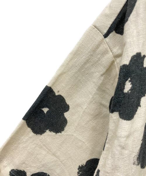 RITA ROW（リタロウ）RITA ROW (リタロウ) BARBRA フラワープリント シャツ ベージュ サイズ:XSの古着・服飾アイテム