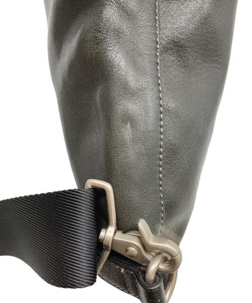 PAUL SMITH（ポールスミス）PAUL SMITH (ポールスミス) レザーショルダーバッグ ブラックの古着・服飾アイテム