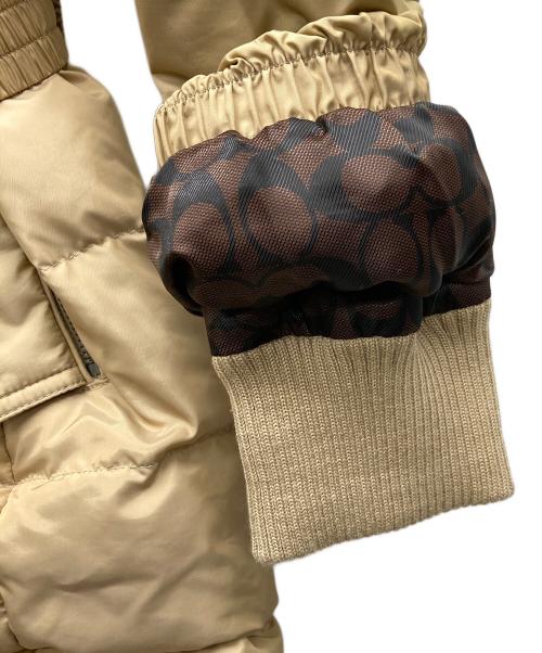 COACH（コーチ）COACH (コーチ) ベルト付きダウンコート ベージュ サイズ:Sの古着・服飾アイテム