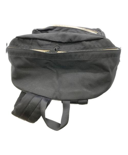 WHITE MOUNTAINEERING（ホワイトマウンテ二アニング）WHITE MOUNTAINEERING (ホワイトマウンテ二アニング) PORTER (ポーター) リュック ブラックの古着・服飾アイテム