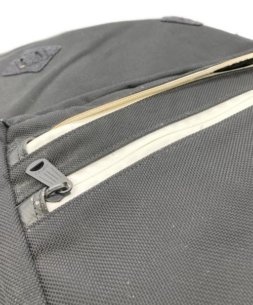 WHITE MOUNTAINEERING（ホワイトマウンテ二アニング）WHITE MOUNTAINEERING (ホワイトマウンテ二アニング) PORTER (ポーター) リュック ブラックの古着・服飾アイテム