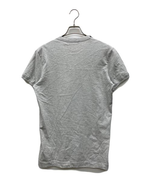 DOLCE & GABBANA（ドルチェ＆ガッバーナ）DOLCE & GABBANA (ドルチェ＆ガッバーナ) メタルプレートVネックTシャツ グレー サイズ:48の古着・服飾アイテム