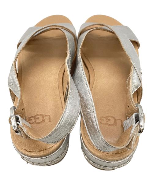 UGG（アグ）UGG (アグ) Shoshana Metallic シルバー サイズ:USA5の古着・服飾アイテム