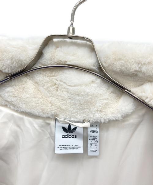 adidas（アディダス）adidas (アディダス) フェイクファージャケット アイボリー サイズ:2XOの古着・服飾アイテム