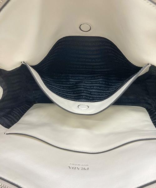 PRADA（プラダ）PRADA (プラダ) GRACE LUX（グレース ルクス） ホワイトの古着・服飾アイテム