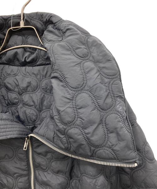 EN NEUME（エン ノイム）EN NEUME (エン ノイム) Big Collar Quilted Jacket ブラック サイズ:Fの古着・服飾アイテム