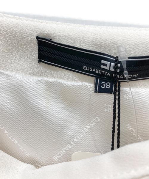 ELISABETTA FRANCHI（エリザベッタフランキ）ELISABETTA FRANCHI (エリザベッタフランキ) フリルミニスカート ホワイト サイズ:38の古着・服飾アイテム
