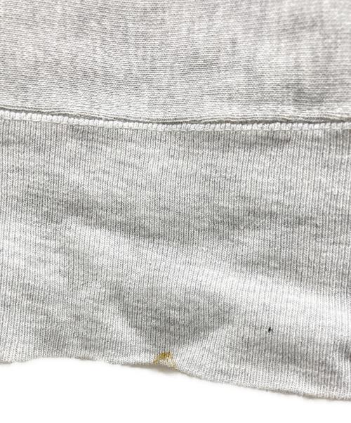 Champion（チャンピオン）Champion (チャンピオン) 三段中抜きカプセルアーチプリント リバースウィーブスウェット グレー サイズ:LARGEの古着・服飾アイテム