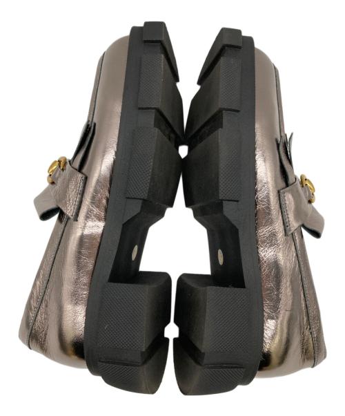 MANA（マナ）MANA (マナ) 厚底キルトローファー シルバー サイズ:39の古着・服飾アイテム