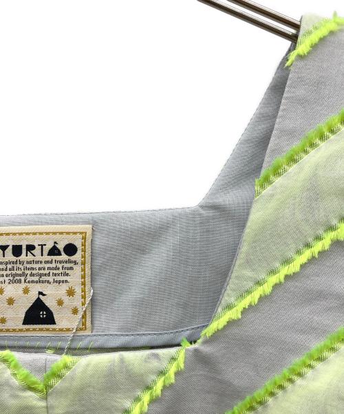 YURTAO（ユルタオ）YURTAO (ユルタオ) ノースリーブブラウス グレー×グリーン サイズ:Mの古着・服飾アイテム