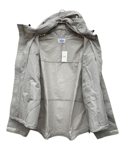 KEBOZ（ケボズ）KEBOZ (ケボズ) PACKABLE RIPSTOP NYLON HOODIE JACKET グレー サイズ:LARGE 未使用品の古着・服飾アイテム