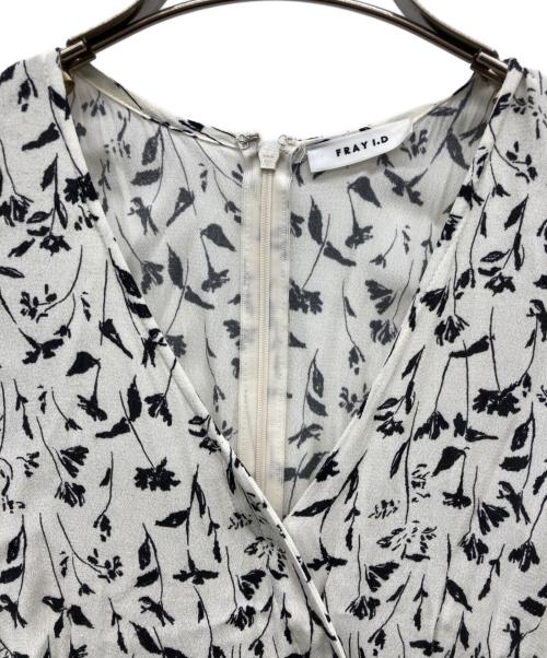 FRAY ID（フレイ アイディー）FRAY ID (フレイ アイディー) ヴィスコースプリントカシュク ールワンピース ホワイト サイズ:1の古着・服飾アイテム