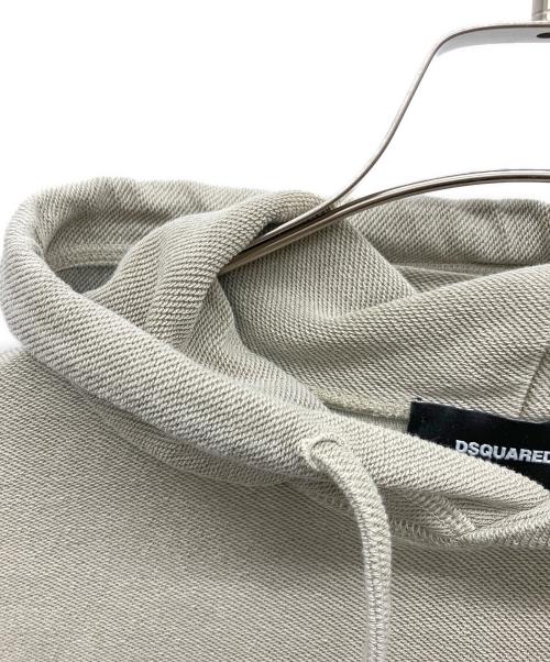 DSQUARED2（ディースクエアード）DSQUARED2 (ディースクエアード) ロゴプリントパーカー ベージュ サイズ:Sの古着・服飾アイテム