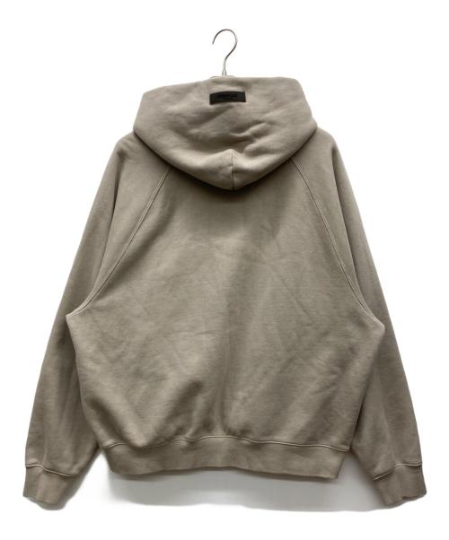FOG ESSENTIALS（フィアオブゴッド エッセンシャル）FOG ESSENTIALS (フィアオブゴッド エッセンシャル) パーカー ベージュ サイズ:Mの古着・服飾アイテム