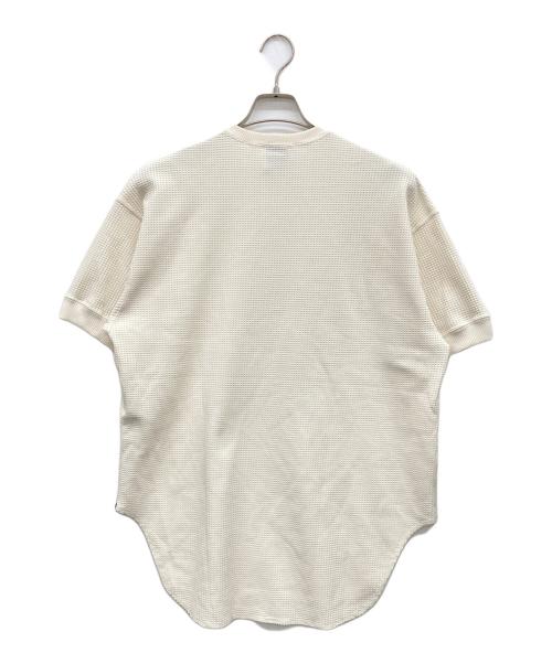 DAIWA PIER39（ダイワ ピア39）DAIWA PIER39 (ダイワ ピア39) テックサーマルヘンリーショートスリーブTシャツ アイボリー サイズ:165/84A(M)の古着・服飾アイテム