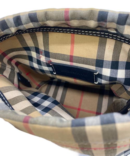 BURBERRY（バーバリー）BURBERRY (バーバリー) ハトメショルダーバッグ ネイビーの古着・服飾アイテム