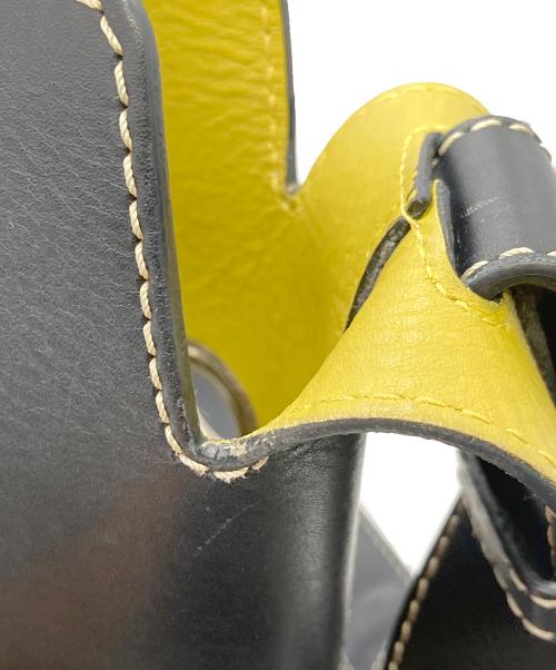 BURBERRY（バーバリー）BURBERRY (バーバリー) ハトメショルダーバッグ ネイビーの古着・服飾アイテム