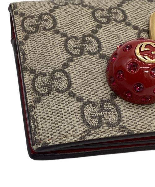 GUCCI（グッチ）GUCCI (グッチ) チェリーコンパクトウォレット ベージュの古着・服飾アイテム