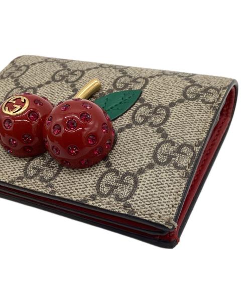 GUCCI（グッチ）GUCCI (グッチ) チェリーコンパクトウォレット ベージュの古着・服飾アイテム
