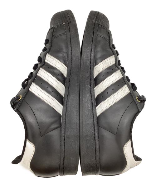 adidas（アディダス）adidas (アディダス) ローカットスニーカー ブラック サイズ:26.5の古着・服飾アイテム