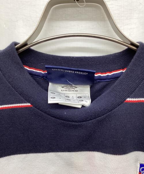 UMBRO（アンブロ）UMBRO (アンブロ) ボーダー刺繍半袖Tシャツ ネイビー×レッド×ホワイト サイズ:I Mの古着・服飾アイテム