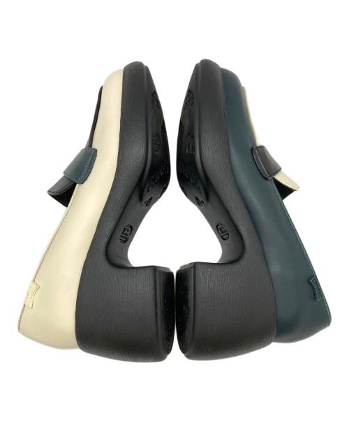 CAMPER TWINS（カンペール ツインズ）CAMPER TWINS (カンペール ツインズ) ローファー ベージュ×グリーン サイズ:38の古着・服飾アイテム