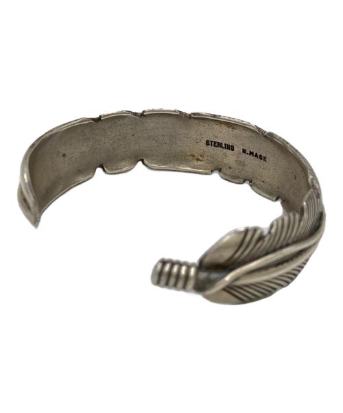 HARVEY MACE（ハーヴィー・メイス）HARVEY MACE (ハーヴィー・メイス) ナバホ族 フェザーバングル シルバーの古着・服飾アイテム