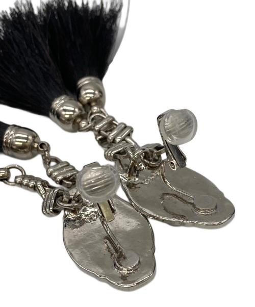 TOGA ARCHIVES（トーガアーカイブス）TOGA ARCHIVES (トーガアーカイブス) メタルチェーンフリンジイヤリング シルバー×ブラック サイズ:ONE 未使用品の古着・服飾アイテム