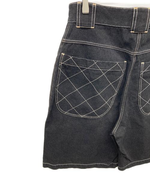 CHANEL（シャネル）CHANEL (シャネル) ワイドショートデニムパンツ ブラック サイズ:48の古着・服飾アイテム