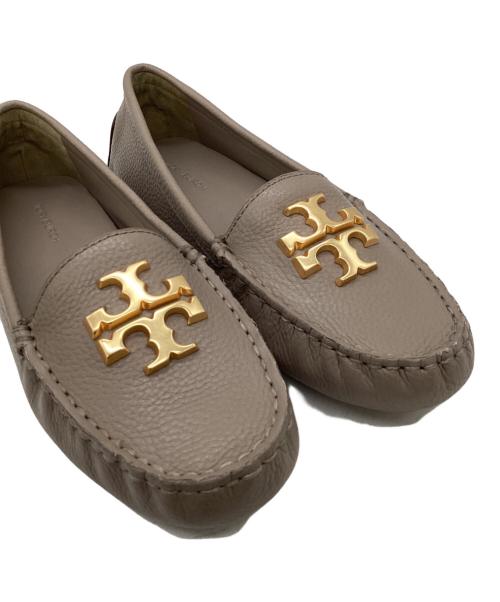 TORY BURCH（トリーバーチ）TORY BURCH (トリーバーチ) EVERLY DRIVER ベージュ サイズ:6 1/2の古着・服飾アイテム