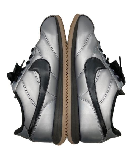 NIKE（ナイキ）NIKE (ナイキ) CORTEZ SE MTLC COOL GREY/BLACK-GUM DARK BROWN グレー サイズ:US7の古着・服飾アイテム