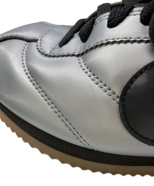 NIKE（ナイキ）NIKE (ナイキ) CORTEZ SE MTLC COOL GREY/BLACK-GUM DARK BROWN グレー サイズ:US7の古着・服飾アイテム