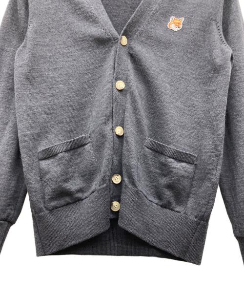 maison kitsune（メゾンキツネ）maison kitsune (メゾンキツネ) フォックスヘッド パッチ クラシック カーディガン グレー サイズ:XSの古着・服飾アイテム