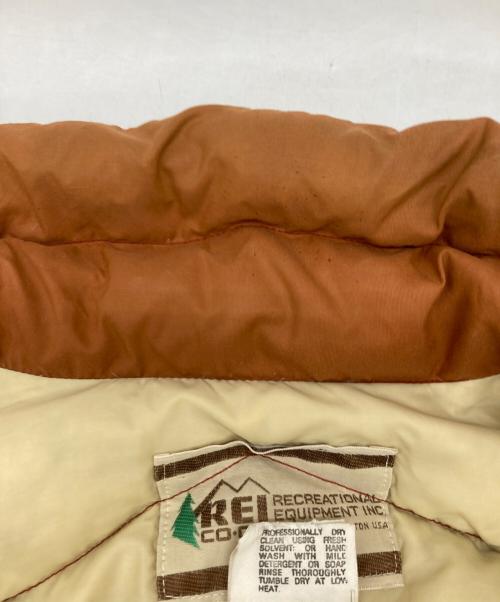 REI CO.OP（レイ）REI CO.OP (レイ) ダウンベスト ベージュ サイズ:X-LARGEの古着・服飾アイテム