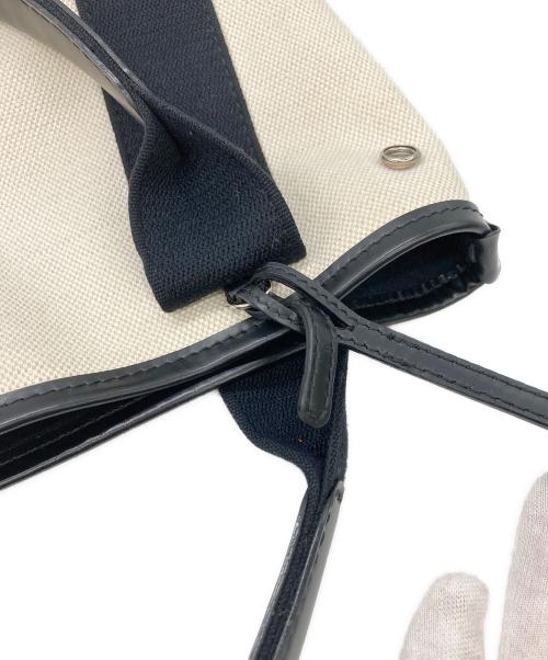 BALENCIAGA（バレンシアガ）BALENCIAGA (バレンシアガ) カバスXS アイボリー×ブラックの古着・服飾アイテム