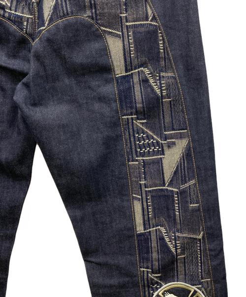 EVISU（エヴィス）EVISU (エヴィス) パッチワーク刺繍大黒インサートレギュラーフィットジーンズ インディゴ サイズ:W29×L34の古着・服飾アイテム