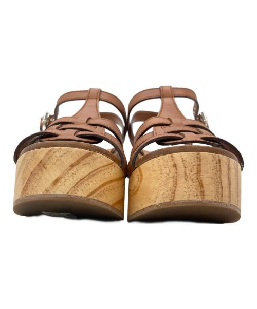 MIU MIU（ミュウミュウ）MIU MIU (ミュウミュウ) ウッド レザーサンダル ベージュ サイズ:37 1/2の古着・服飾アイテム