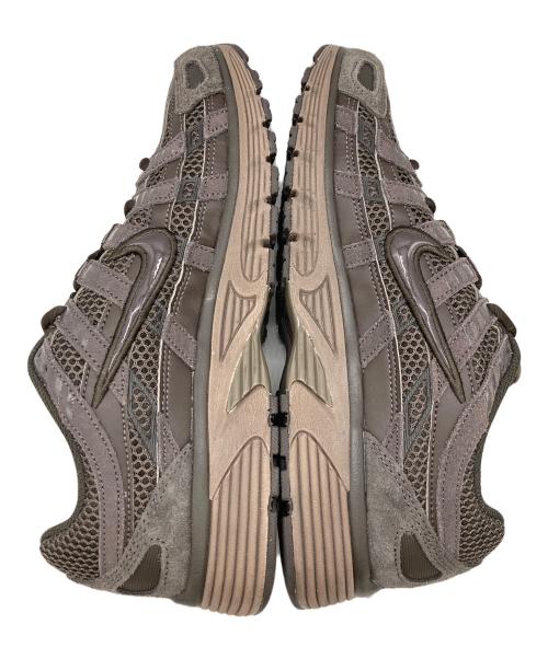 NIKE（ナイキ）NIKE (ナイキ) スニーカー ブラウン サイズ:US8の古着・服飾アイテム