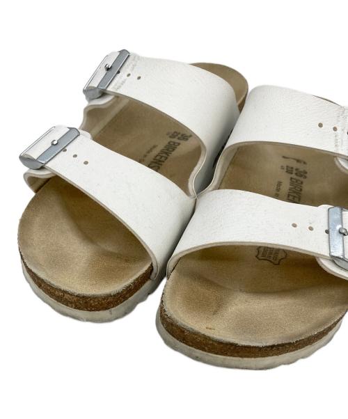 BIRKENSTOCK（ビルケンシュトック）BIRKENSTOCK (ビルケンシュトック) サンダル ホワイト サイズ:36の古着・服飾アイテム