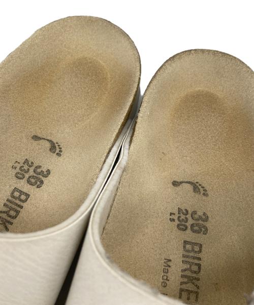 BIRKENSTOCK（ビルケンシュトック）BIRKENSTOCK (ビルケンシュトック) サンダル ホワイト サイズ:36の古着・服飾アイテム